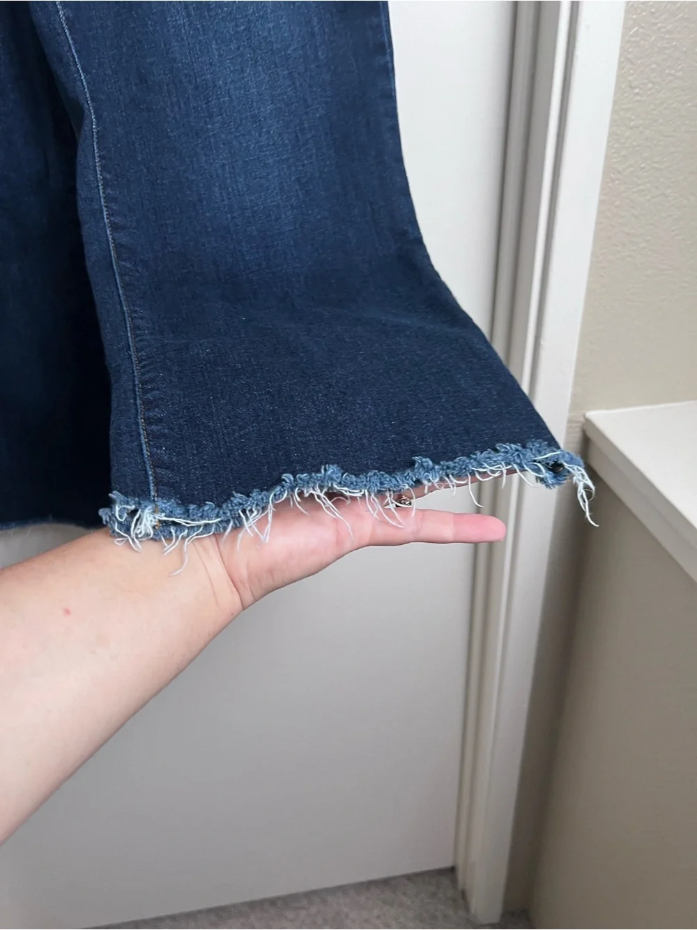 Judy Blue High Rise Wide Leg Cropped Jeans Size 9/29 Dark Wash Raw Hem